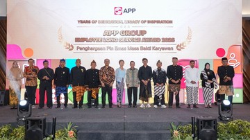 APP Group Beri Penghargaan 9.302 Karyawan yang Puluhan Tahun Mengabdi