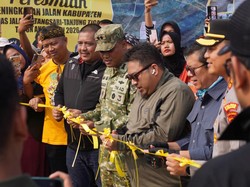 Resmikan Ruas Jalan Kabupaten, Kang Rey Tegaskan Pajak Warga untuk Warga