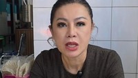 Momen Seru Ci Mehong, Pengusaha Catering yang Hobi Review Makanan