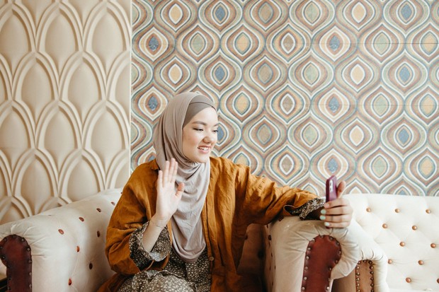 Doorbell Friend di era digital dapat berubah menjadi FaceTime Friend, yaitu teman yang tetap hadir dalam keseharian melalui panggilan video saat melakukan aktivitas sederhana.