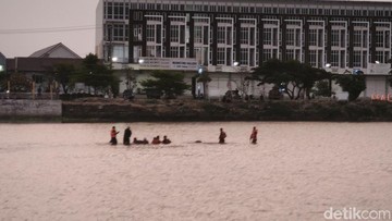 2 Bocah Tenggelam di Banjir Kanal Barat Semarang, 1 Ditemukan Tewas