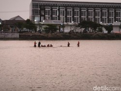 2 Bocah Tenggelam di Banjir Kanal Barat Semarang, 1 Ditemukan Tewas