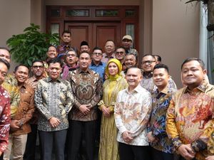 Komisi III DPR Berkunjung ke Rumah Kapolri Jenderal Suyudi