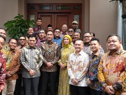 Komisi III DPR Berkunjung ke Rumah Kapolri Jenderal Suyudi