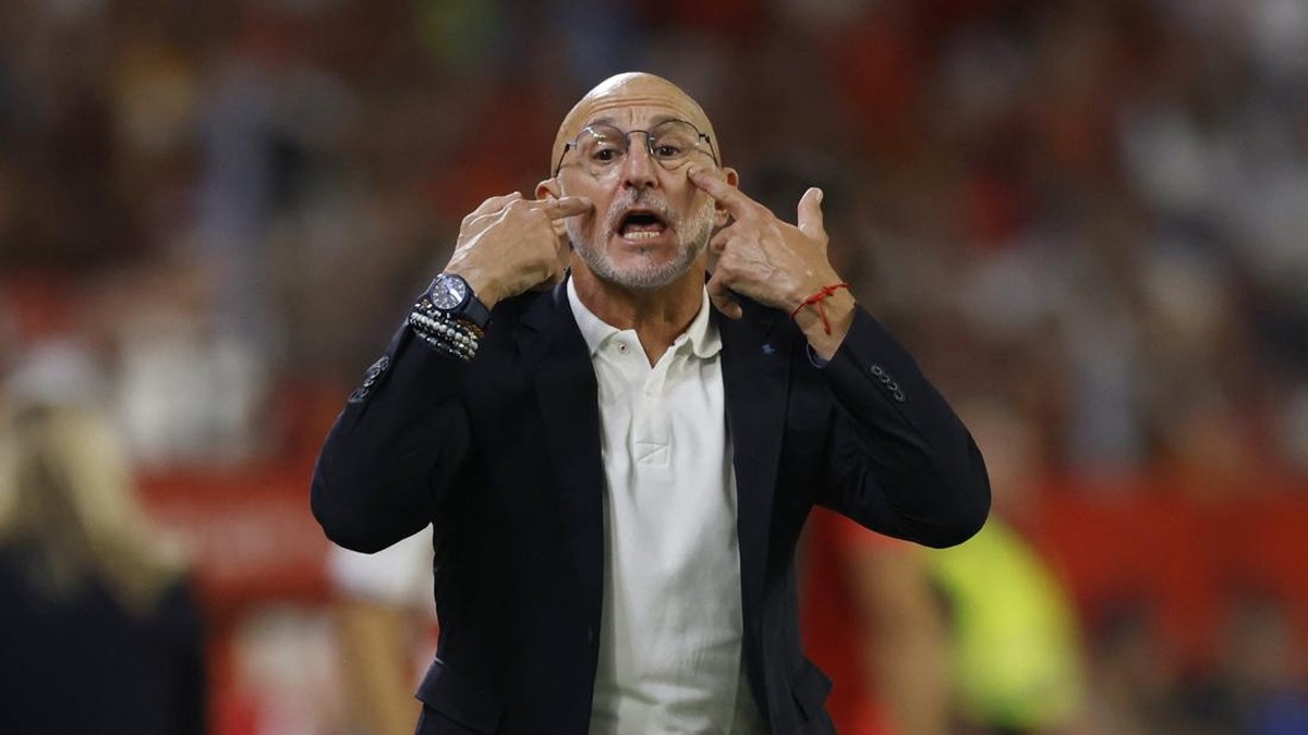 Pelatih Timnas Spanyol Luis de la Fuente akan rotasi besar-besar skuad saat jumpa Republik Ceko. (REUTERS/Marcelo del Pozo)