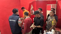 Wanita di Gresik Telepon 110 Usai Bacok Kekasih hingga Tewas