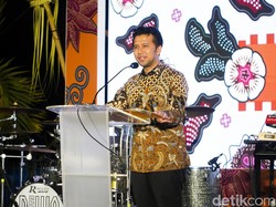 Unik! Peringatan Hari Batik Nasional di Surabaya Diwarnai Parade Perahu