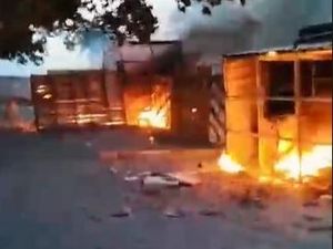 Bentrok Keluarga gegara Lahan di Lutra, 1 Tewas-Kios Terbakar