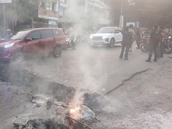 2 Kendaraan Geng Motor di Makassar Dibakar Usai Diadang Warga