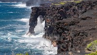Badai Hancurkan Formasi Batuan Ikonik di Hawaii