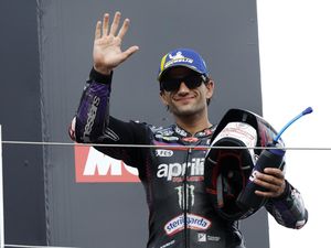 Awas, Martin! Marquez Mengintai