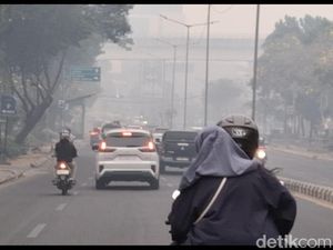 Kabut Asap di Palembang pada Sore Hari Semakin Pekat