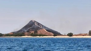 Kebakaran di Pulau Kenawa NTB, Savana Hangus