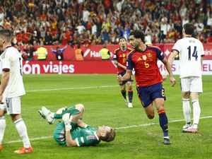 Siapapun yang Main, Spanyol Tetap Ganas