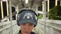 Bukan Blok M atau PIK, Taeyong NCT Keliling Jakarta dan Temukan Warung Kerek