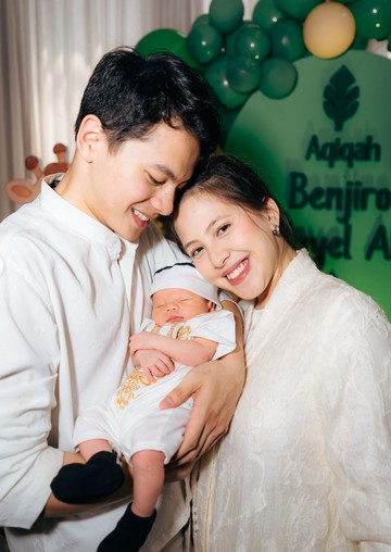 Foto Aqiqah Benjiro Putra Adhisty Zara-Tsaqib, Perdana Perlihatkan Wajah Anak