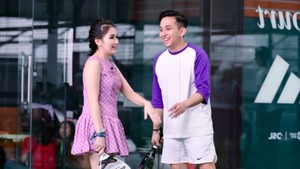 Gaya Ayu Ting Ting & Pacar di Ultah Umi Kalsum, Makin Terbuka Pamer Kedekatan