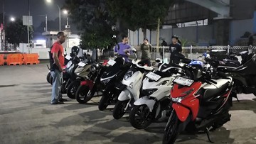 Polisi Gerebek Penampungan Hasil Curanmor di Bogor, Mobil dan 18 Motor Disita