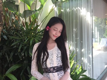 Pesona Carmen Pulkam ke Bali, Boyong Member Hearts2Hearts ke Rumahnya