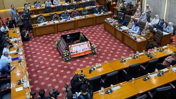 Dasco Pimpin Rapat Tingkat I RUU Ketenagakerjaan, Menaker-Menteri PPPA Hadir