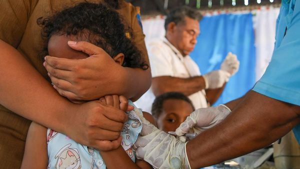 KLB Campak-Rubella, Anak-anak di Manokwari Jalani Imunisasi