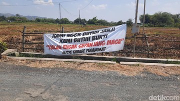 Jalan di Bumirejo Pati Rusak Parah, Warga Pasang Spanduk Protes