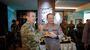 Kapolda dan Wakapolda Metro Hadiri Syukuran HUT Ke-81 TNI di Kodam Jaya
