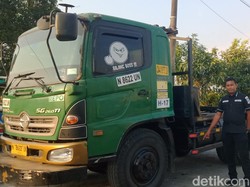 Pasutri Tewas Ditabrak Truk Saat Ganti Ban di Tol Klaten Hendak Melayat