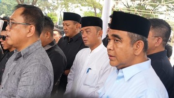Ketua MPR hingga Mensesneg Hadiri Pemakaman Kader Gerindra Lisman Puja