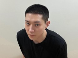 Kalem di Drakor, Kim Young Dae Mendadak Ngerap & Makin Ganteng Saat Wamil!
