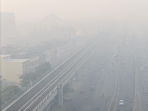 Viral Langit Oranye, Ini 10 Wilayah RI dengan ISPU Kategori Berbahaya di Tengah Karhutla