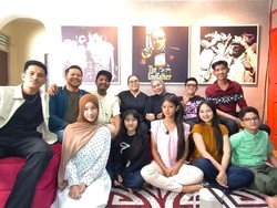 6 Artis Binaan Mak Vera Bersiap Punya Album Musik