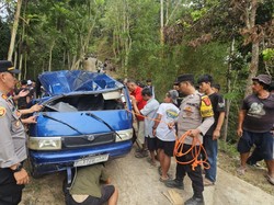 Mobil Rombongan Pengantin Jatuh Ke Jurang di Cianjur, 8 Orang Luka-luka