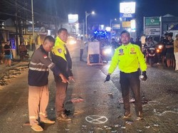 Detik-detik Tabrakan Motor Roda 3 Vs Truk di Bogor Berujung 2 Orang Tewas