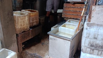 Harga Kedelai Sangat Mahal, Kenapa Perajin Tahu Masih Impor dari AS?