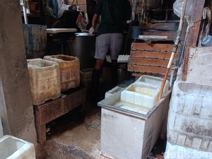 Harga Kedelai Sangat Mahal, Kenapa Perajin Tahu Masih Impor dari AS?