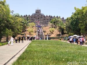 Stupa Induk Dipugar, Akses Wisatawan Naik Candi Borobudur Dibatasi