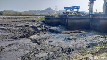 Bendungan Sengguruh Malang Dikuras, Pengerukan Sedimen Ditarget 10 Hari