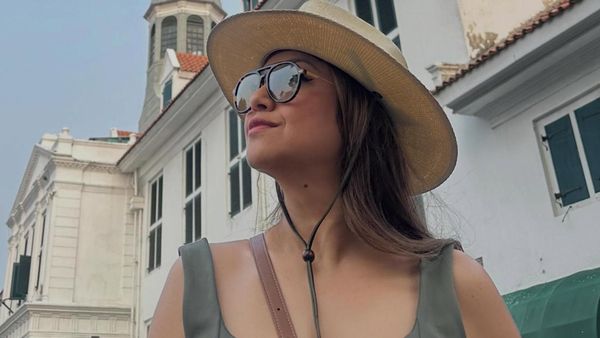 Momen Sarah Azhari Terbuai Pesona Kota Tua