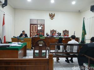 Dituntut 2 Tahun Bui di Kasus Suap, Ponakan Walkot Tebing Tinggi Minta Bebas