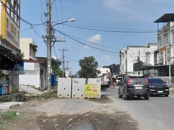 Warga Keluhkan U-Dicth Dibiarkan di Pinggir Jalan Bhayangkara Medan