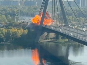 Video: Drone Rusia Serang Jembatan di Kyiv Saat Kanselir Jerman Tiba