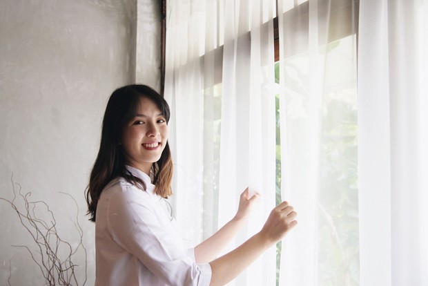 Ventilasi yang baik membantu mengganti udara di dalam rumah dan mengurangi penumpukan polutan/ Foto: Magnific.com/Jcomp