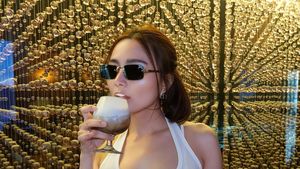 Kulineran di Singapura, Wika Salim Asyik Ngopi hingga Jajan Popcorn