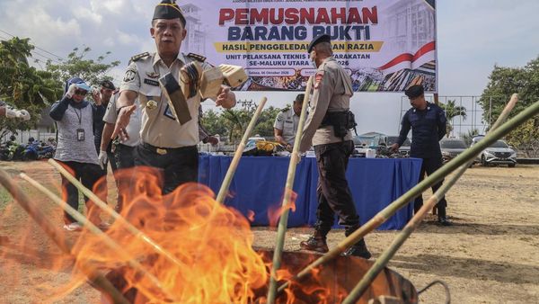 Barang Bukti Hasil Penggeledahan Lapas Malut Dimusnahkan