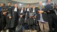 MK Tak Temukan Bukti Gibran Tamat SMA, Denny Indrayana: Tak Bisa Maju di 2029