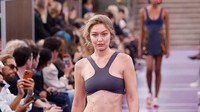 Gigi Hadid Comeback ke Runway Besar, Cara Jalannya Dikritik Mirip Atlet