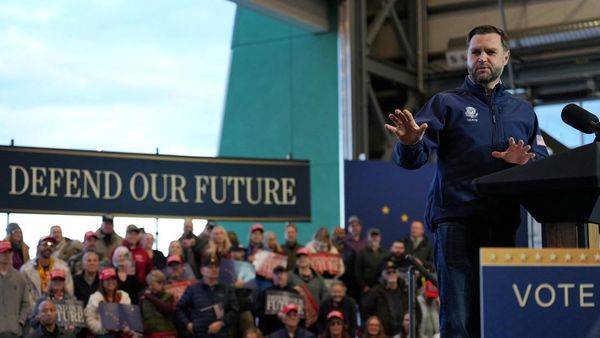 JD Vance Guncang Fairbanks, Gelar Kampanye di Alaska