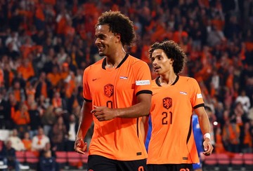 Setelah 9 Bulan, Zirkzee Akhirnya Cetak Gol Lagi