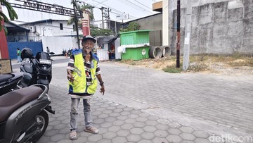 Cerita Jukir Warung Nunung Nemu 3 Bungkusan Diduga Tanah Kuburan